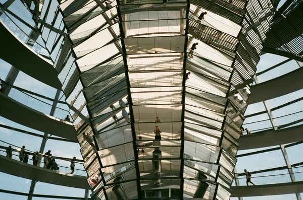 Quels sont les avantages de vivre dans une maison avec des plafonds hauts ?